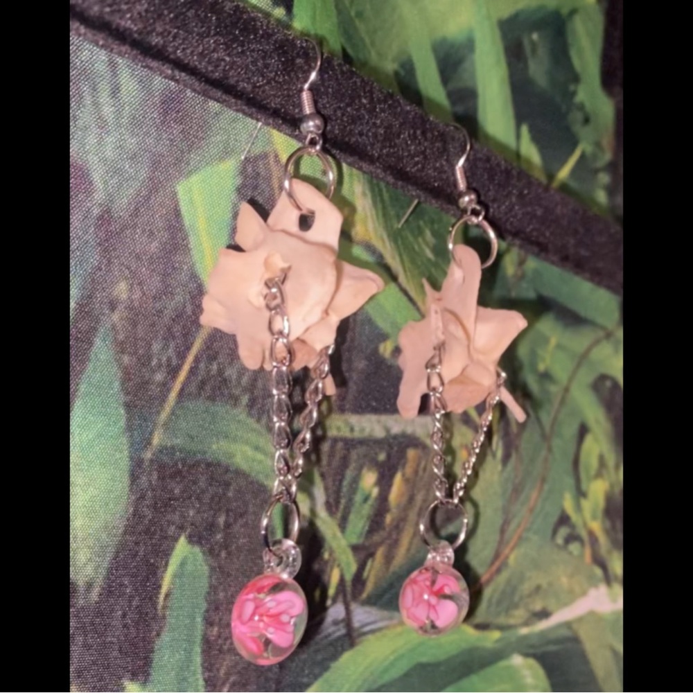 Real Possum Vertebrae Glass Flower 🌸 Charm Earrings - Picture 12 of 17